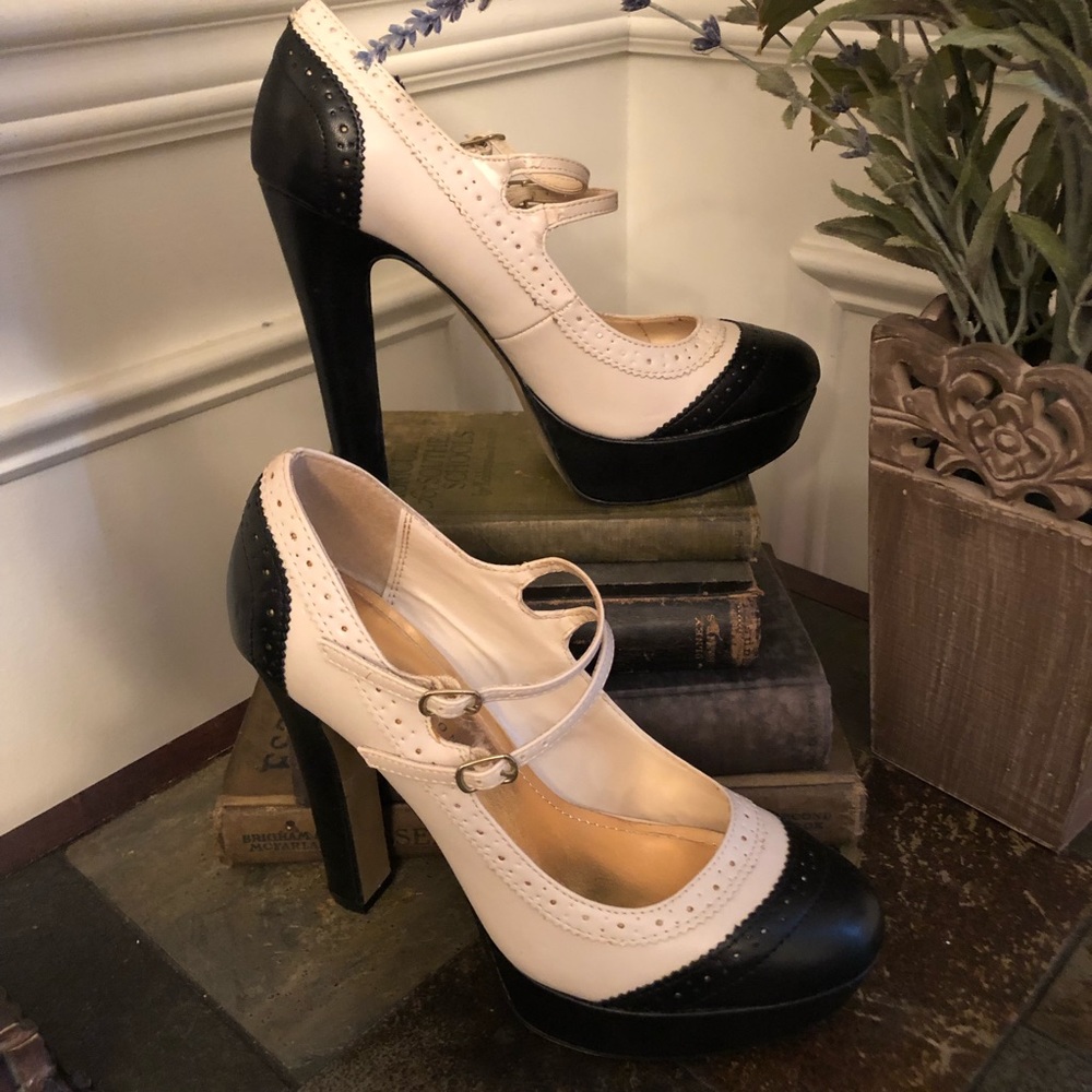 LAUREN CONRAD Heels